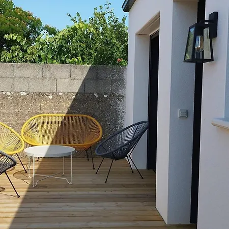Maison Neuve St Gilles 度假居 *